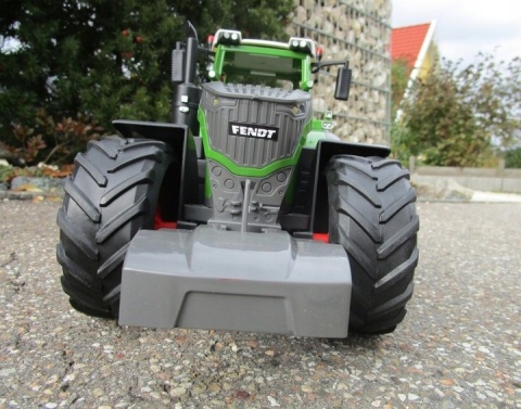 DUŻY traktor ciągnik FENDT 1050 Vario zdalnie sterowany RC 1:16 Powystawowy DUŻY traktor ciągnik FENDT 1050 Vario zdalnie sterowany RC 1:16 Powystawowy